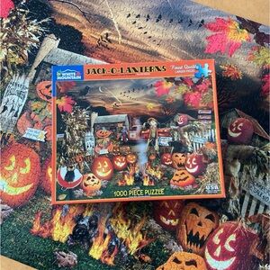 White Mountain Halloween Jack-O-Lanterns Puzzle - Vibrant Colors